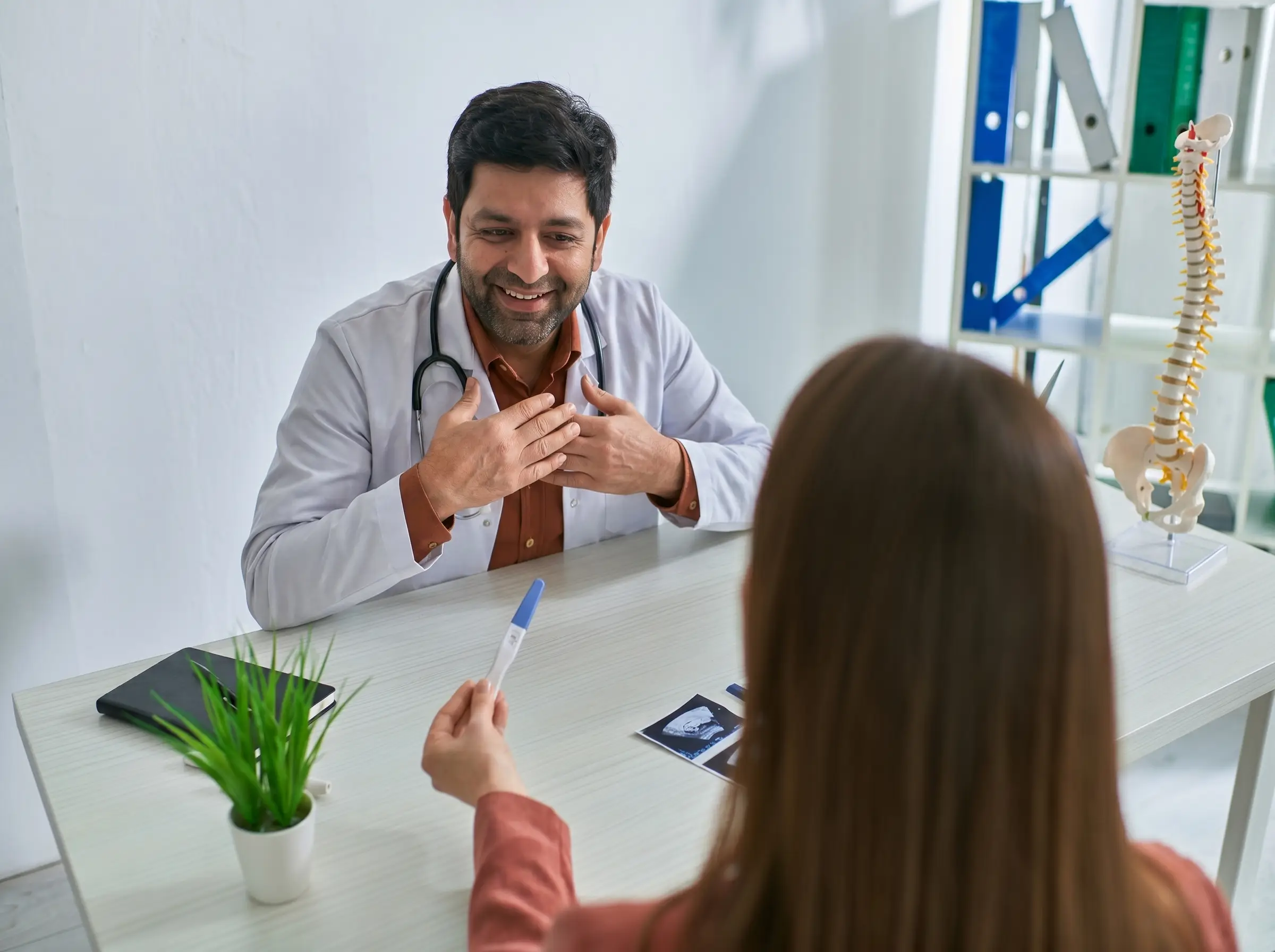 Lady consulting with Dr. Sameer